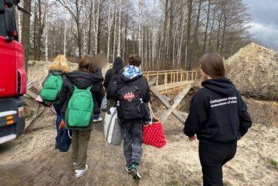 "Остались единицы": Из Рубежного вывезли почти всех детей - фото