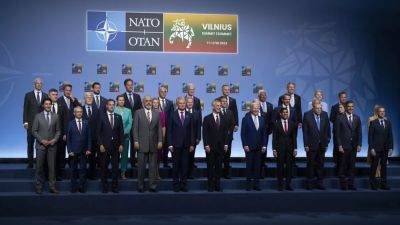 Лидеры стран НАТО обсуждают будущие отношения с Украиной