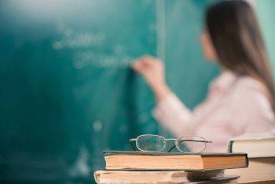 Зарплаты учителям – по 40 тысяч гривен смогут получать учителя после реорганизации школ