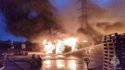 В Екатеринбурге вспыхнул масштабный пожар – росСМИ