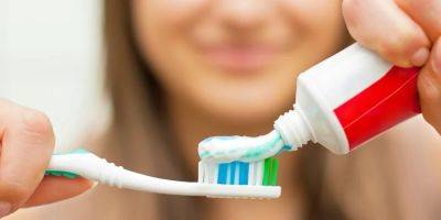 Когда чистить зубы — до или после завтрака? Вот что говорит наука