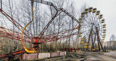 "Жизнь в Чернобыле": тиктокер заметил "призрачный" силуэт на заброшенной площади (фото)