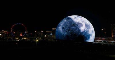 Луна в городе: в Лас-Вегасе презентовали крупнейшее сферическое здание в мире (фото, видео)