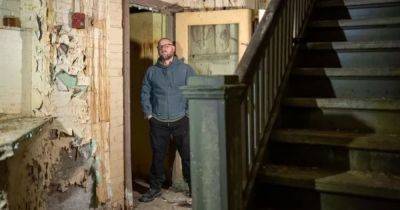 Мрачное прошлое: владельцы покинули особняк за $3,8 млн со странной ямой в подвале (видео)