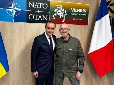 Министры обороны Украины и Франции подписали в Вильнюсе соглашение