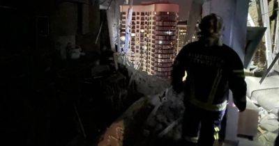 Ночная атака ВС РФ по Киеву: обломки упали на жилые многоэтажки, есть жертвы (фото)