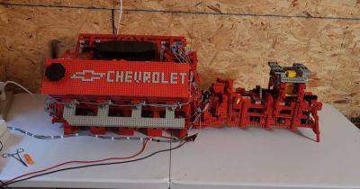 Из конструктора Lego построили работающий автомобильный двигатель (видео)