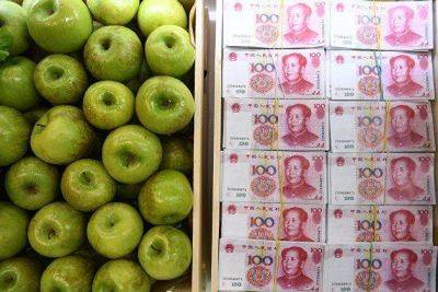 Курс юаня опустился к доллару на слабых данных по внешней торговле Китая