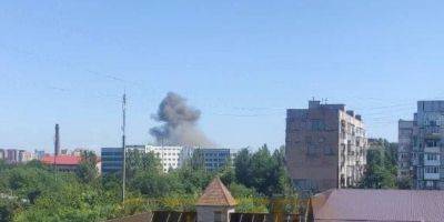 В Донецке прогремели взрывы, жители сообщают о попадании вблизи завода Топаз — фото, видео