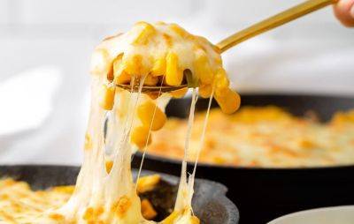 Вас будут боготворить за это блюдо: рецепт запеканки из молодой кукурузы с сыром и яйцами