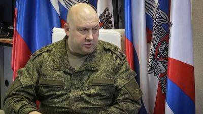 WSJ: генерал Суровикин после мятежа "вагнеровцев" остаётся под стражей