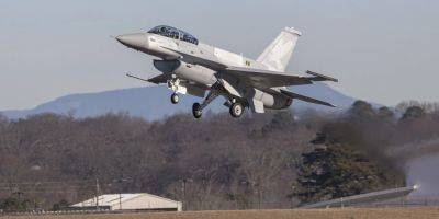 «Война закончилась бы очень быстро». Бывший пилот F-16 из США — о необходимости передачи истребителей Украине, хоть это и «не будет панацеей»