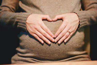 Рада разрешила беременным женщинам работать до самих родов