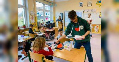 Более половины детей украинских беженцев не ходят в школы в Польше