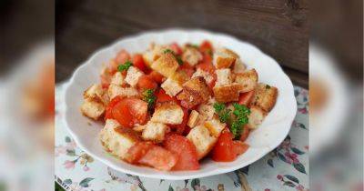 Хлебный салат с томатами: не сможете оторваться
