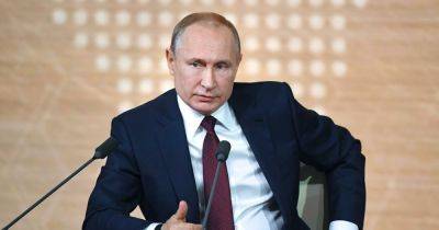 Слишком боится суда и нового бунта: Путин может не полететь в ЮАР на саммит БРИКС, — росСМИ