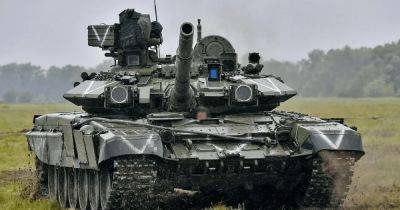Вместо мангалов: ВС РФ намерены устанавливать на танки противодронную систему "Защита"