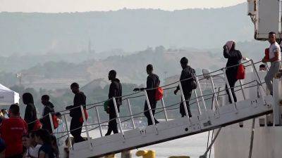 Итальянская береговая охрана спасла 800 мигрантов