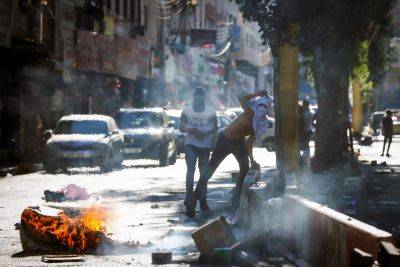 В Умм-Сафе новые столкновения, есть раненные - news.israelinfo.co.il - Иерусалим - Хеврон