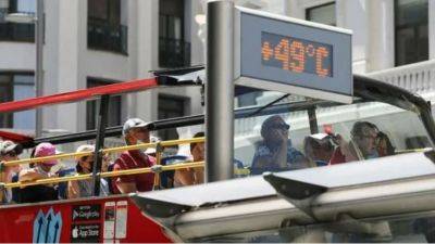 В Европе из-за жары введен красный уровень опасности. Ожидается до +49 градусов