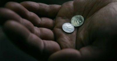 Украинцев призвали сдавать монеты до конца сентября – НБУ назвал номинал