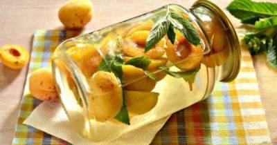 Заготовки на зиму: рецепт абрикосового компота со вкусом мохито