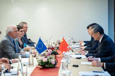 Топ-дипломат Китая призвал ЕС "разъяснить" свою позицию по партнерству