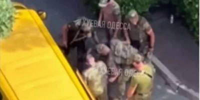 В Одессе военные жестко запаковали мужчину: в военкомате объяснили ситуацию