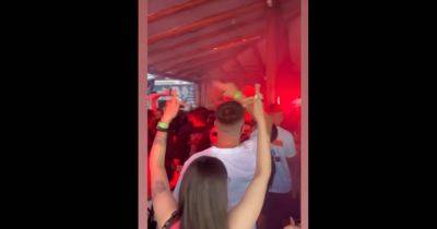 Пока Запорожье под обстрелом: в клубе Одессы веселились на вечеринке с DJ и танцами (видео)
