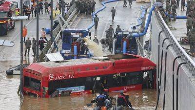 В Южной Корее растет число жертв наводнения