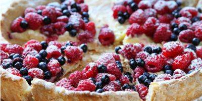 Самое время. Невероятно простой рецепт французского ягодного пирога клафути с ягодами