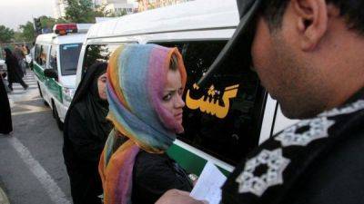 В Иране возобновляет работу “Назидательный патруль”, который следит за соблюдением исламского дресс-кода