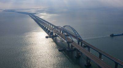 На Крымском мосту раздались взрывы, сообщается о погибших