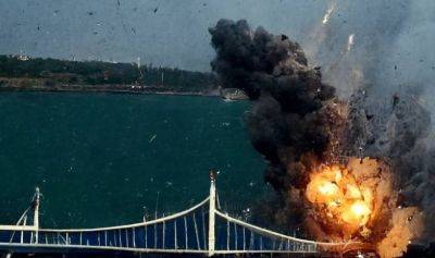 Новый удар по Крымскому мосту: первые фото разрушений