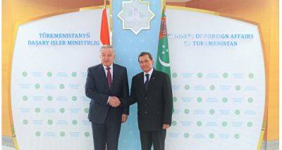 Ашхабад посетил глава МИД Таджикистана