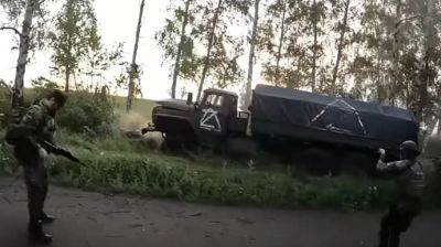 В ГУР показали, как чеченские добровольцы уничтожили грузовик с российскими оккупантами