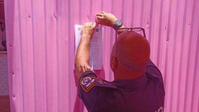 После ажиотажа: полиция закрыла бар "Розовый пляж" в Бат-Яме