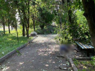 В Белополье в результате артобстрела РФ погибли две женщины, еще не менее 10 человек пострадали, в том числе – спасатели