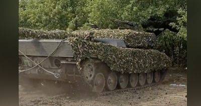 С камуфляжем Barracuda и "Контактом": боец ВСУ показал Leopard 2 на службе (видео) - focus.ua - Украина - Германия - Испания - Португалия