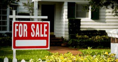 Покупательница "плакала и кричала": мужчина рассказал, как соседи сорвали продажу его дома