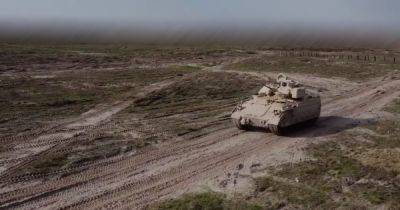 "Все были живы": командир экипажа M2 Bradley назвал преимущества БМП из США (видео)