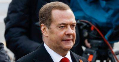 "Взрывать их дома": Медведев после атаки на Крымский мост призвал бороться с "террористами"