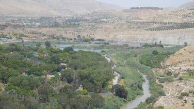 Новый аэропорт, гостиницы и шоссе: планы поселенцев в Иорданской долине