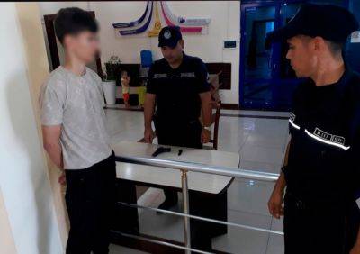 В Ургенче задержали парня, пытавшегося незаметно пронести пневматический пистолет в банк