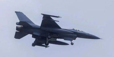 Выезд украинских пилотов для обучения на F-16: Игнат назвал реальные сроки