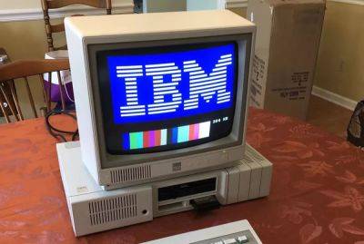 Энтузиаст обслуживает персональный сайт на 40-летнем модифицированном компьютере IBM PCjr с 736 КБ ОЗУ