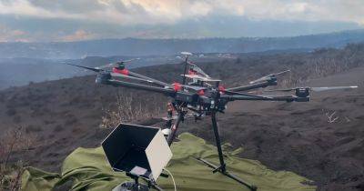 Огонь, вода и жерло вулкана: самые необычные применения дронов (видео)