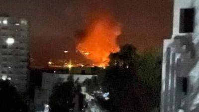 Сирия: ЦАХАЛ вновь обстрелял цели Хизбаллы в районе Дамаска - vesty.co.il - Сирия - Дамаск - Израиль - Сана - Лондон