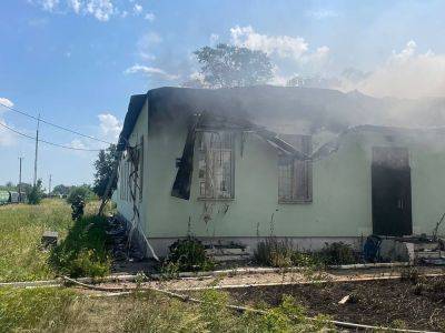 В Харьковской области оккупанты обстреляли село с вертолета. Повреждено жилье и электросеть – ОВА