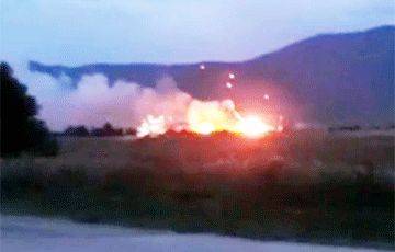 Момент взрыва на крупнейшей военной базе РФ в Крыму попал на видео